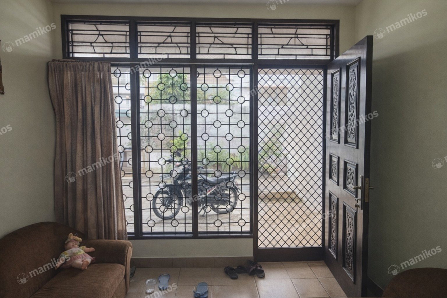 Rumah Sertifikat SHM 5 Kamar Tidur 2 Kamar Mandi Sunrise Garden Jakarta Barat - Photo 3
