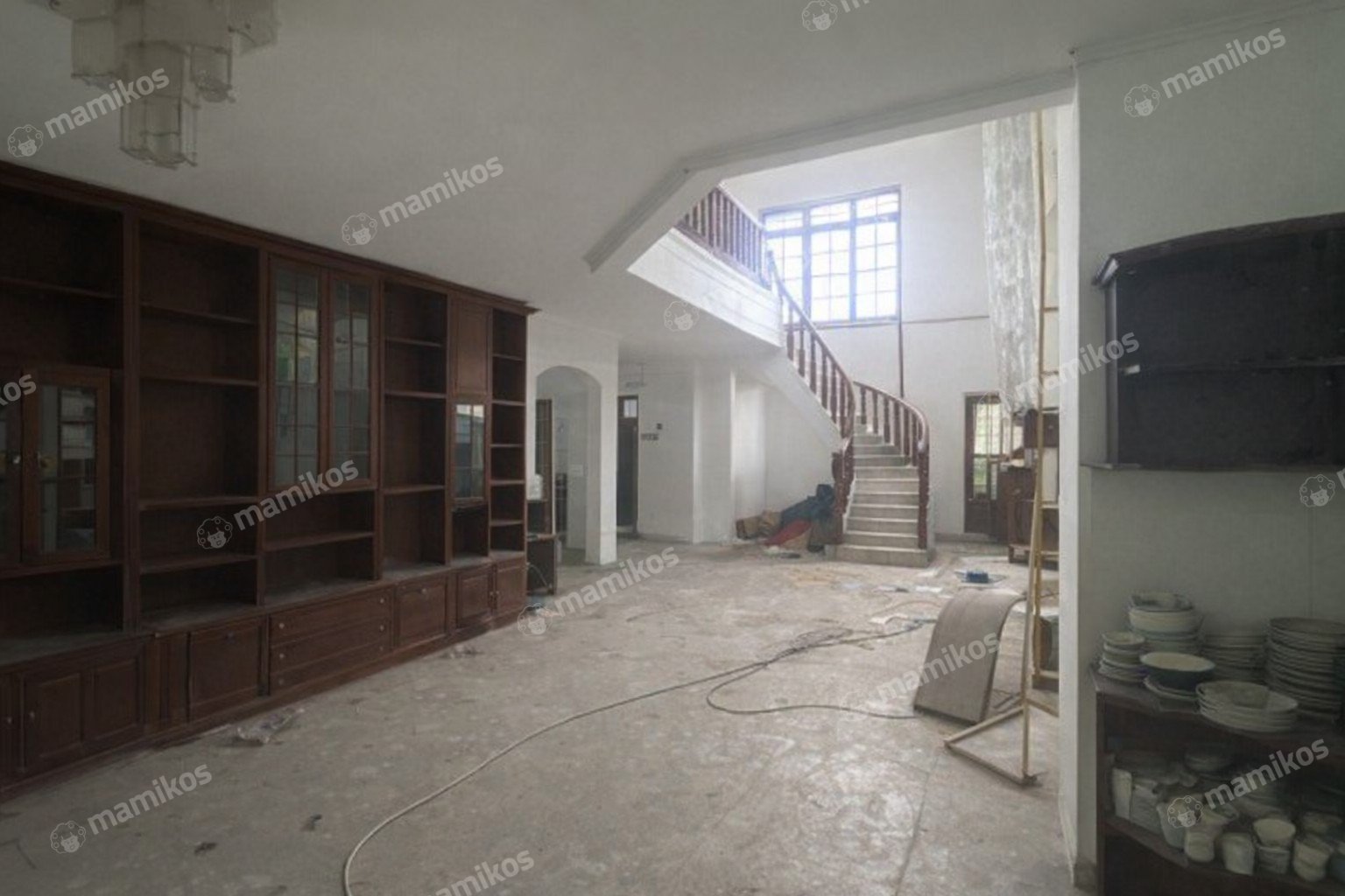 Rumah Sertifikat SHM 6 Kamar Tidur 3 Kamar Mandi Ciracas Jakarta Timur