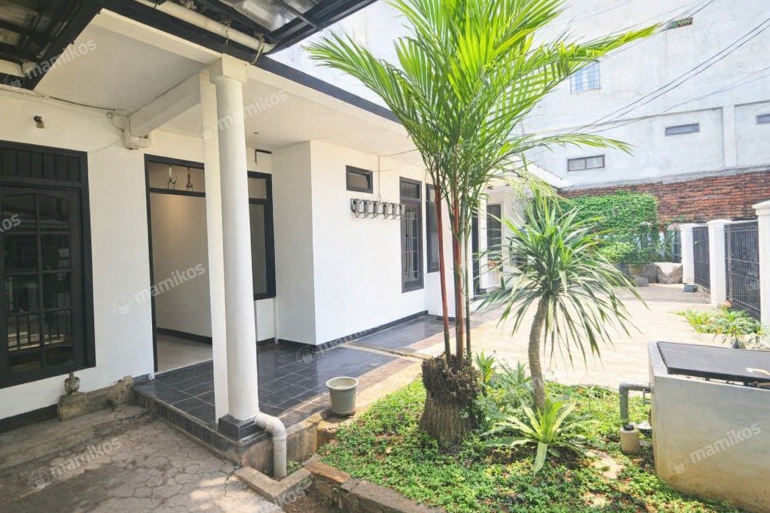 Rumah Sertifikat SHM 11 Kamar Tidur 11 Kamar Mandi Lebak Bulus Jakarta Selatan