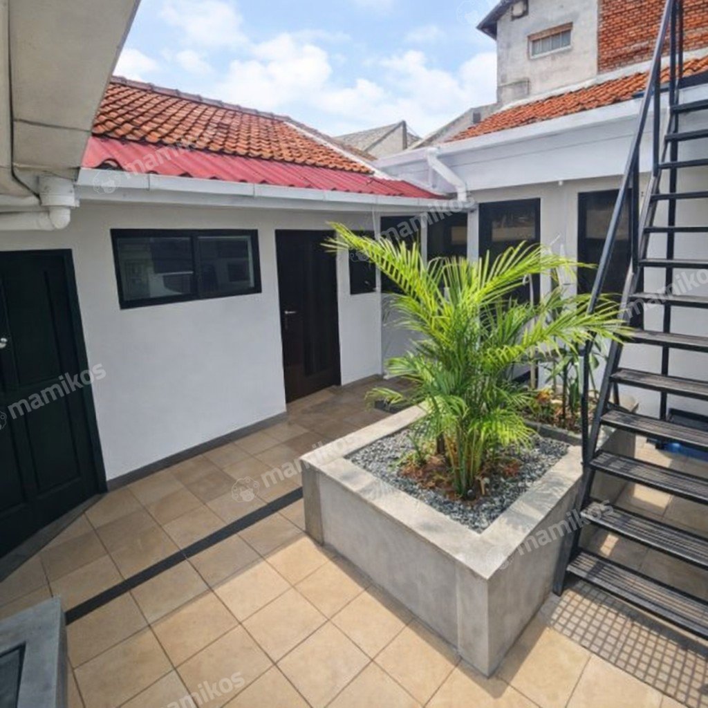 Rumah Sertifikat SHM 11 Kamar Tidur 11 Kamar Mandi Lebak Bulus Jakarta Selatan - Photo 3