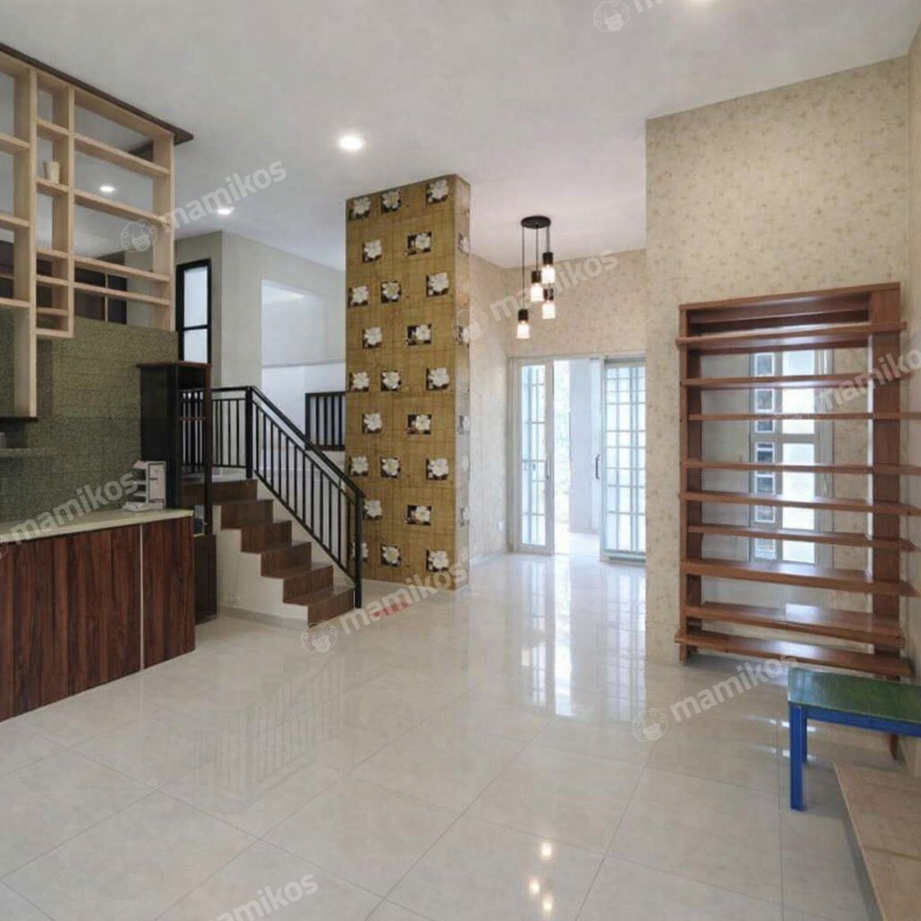 Rumah Sertifikat SHM 5 Kamar Tidur 4 Kamar Mandi Permata Buana Jakarta Barat - Photo 2