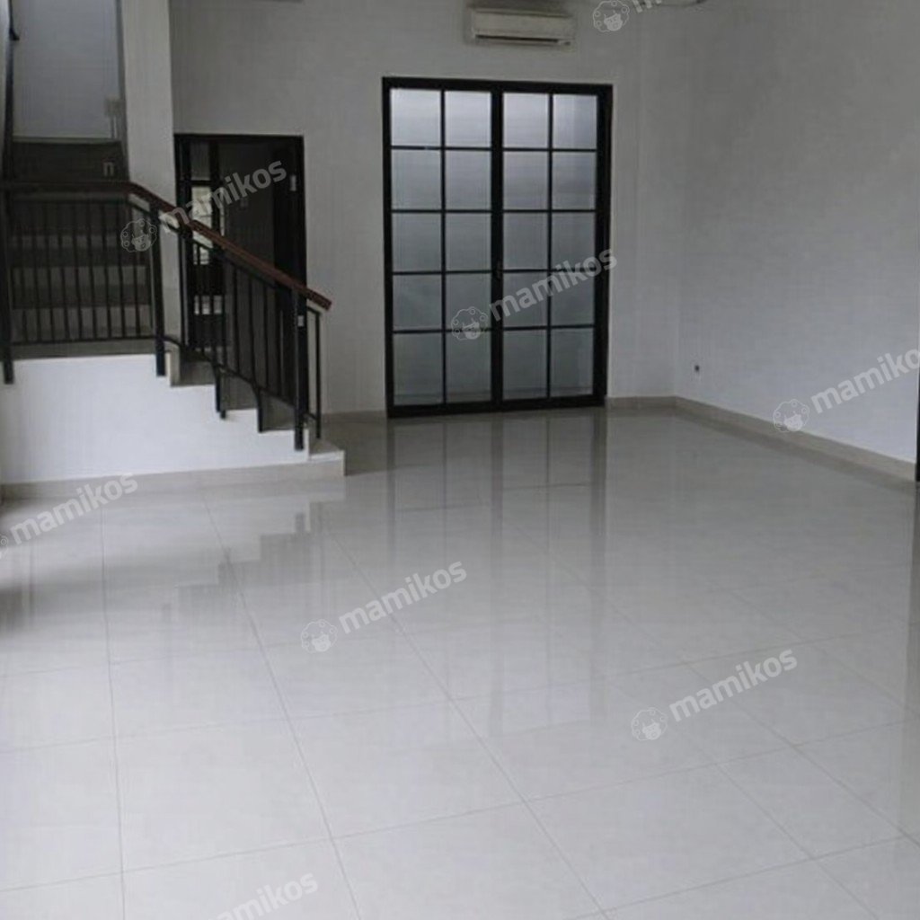 Rumah 4KT 4KM Green Lake City Jakarta Barat