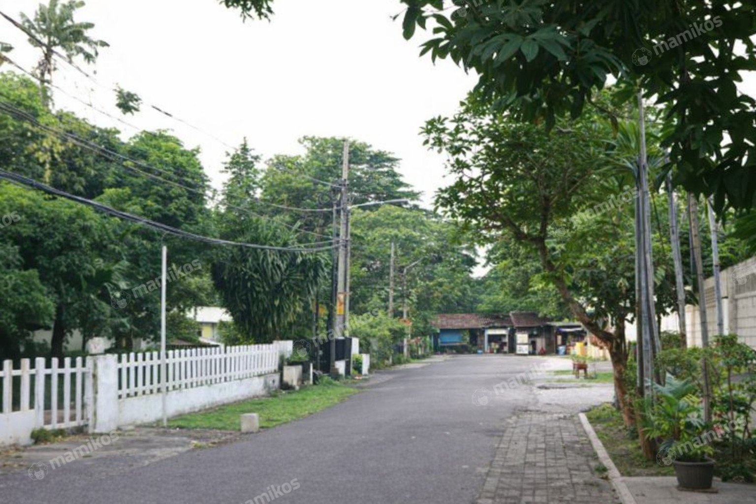 Rumah Sertifikat SHM 3 Kamar Tidur 2 Kamar Mandi Lebak Bulus Jakarta Selatan