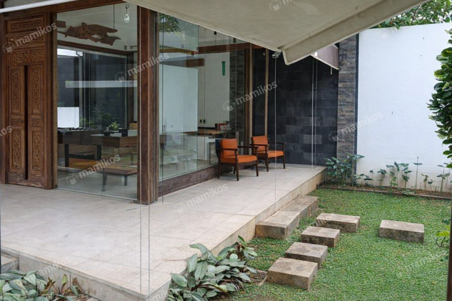 Rumah Sertifikat SHM 3 Kamar Tidur 2 Kamar Mandi Intercon Jakarta Barat