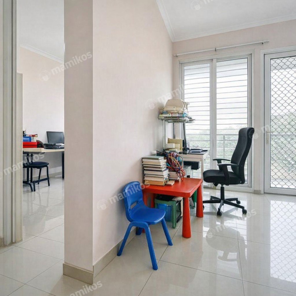 Rumah Sertifikat SHM 6 Kamar Tidur 4 Kamar Mandi Permata Buana Jakarta Barat - Photo 2