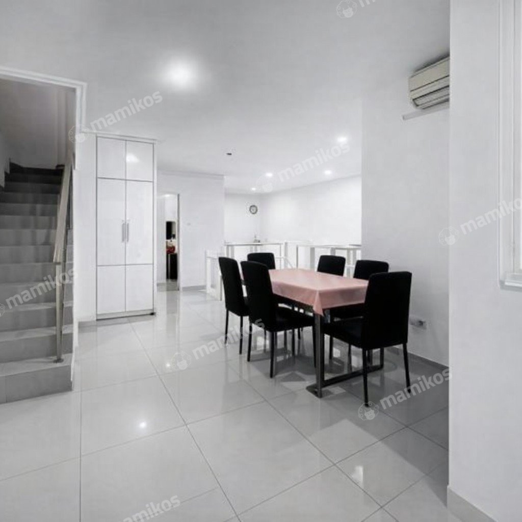 Rumah Sertifikat SHM 6 Kamar Tidur 4 Kamar Mandi Permata Buana Jakarta Barat - Photo 5