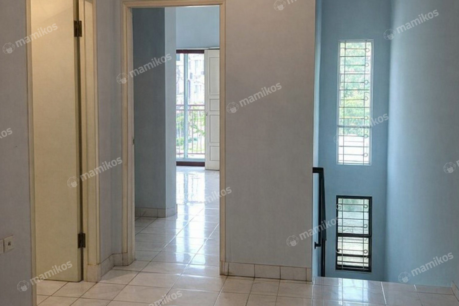 Rumah Sertifikat SHM 3 Kamar Tidur 3 Kamar Mandi Taman Cosmos Jakarta Barat