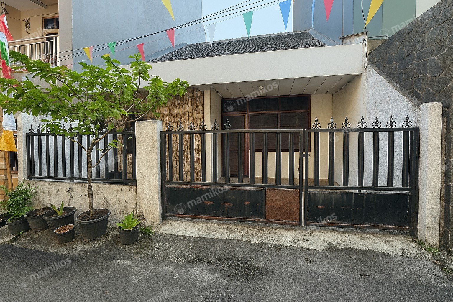 Rumah Sertifikat SHM 4 Kamar Tidur 1 Kamar Mandi Tanjung Duren Jakarta Barat - Photo 3