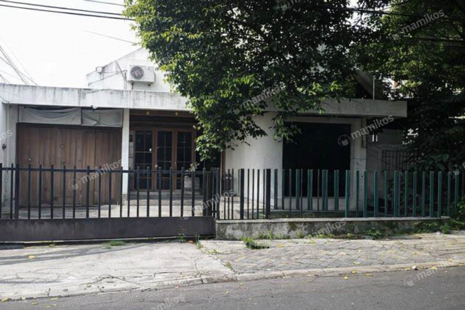 Rumah Sertifikat SHM 4 Kamar Tidur 2 Kamar Mandi Tebet Jakarta Selatan