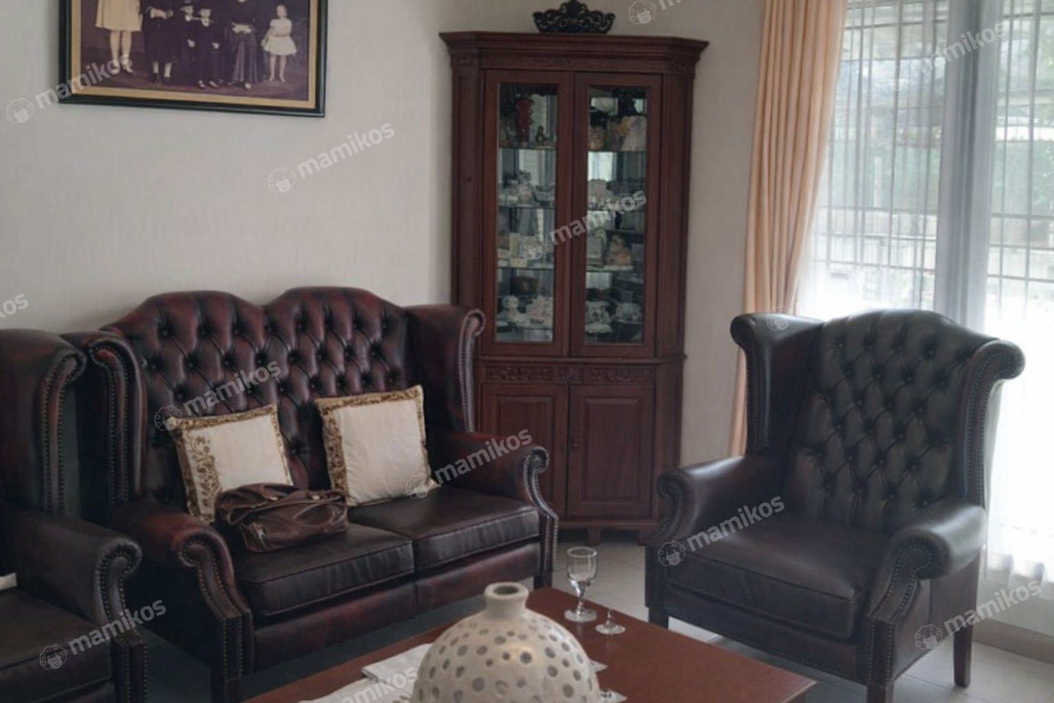 Rumah Sertifikat SHM 4 Kamar Tidur 4 Kamar Mandi Tomang Jakarta Barat