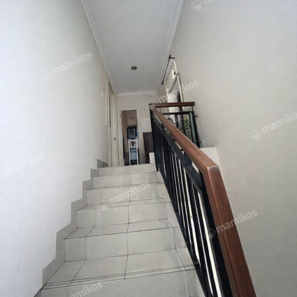 Rumah Sertifikat SHM 3 Kamar Tidur 2 Kamar Mandi Kebon Jeruk Jakarta Barat - Photo 2