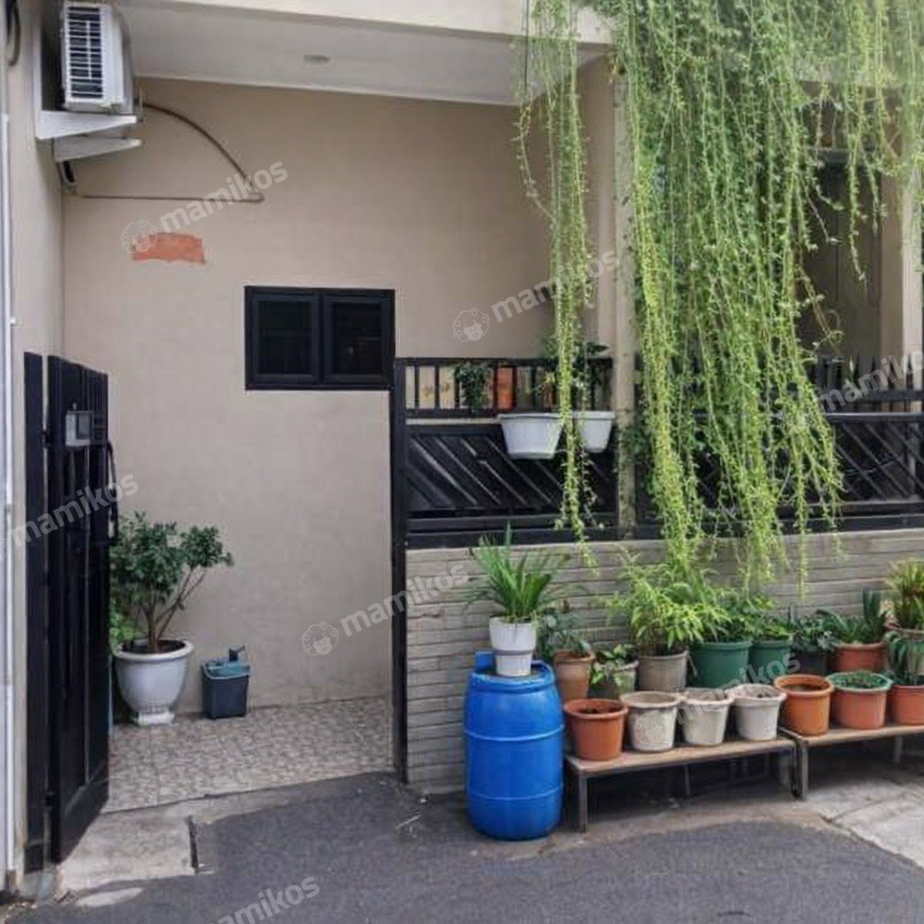 Rumah 4 Kamar Tidur 3 Kamar Mandi 2 Lantai Jatinegara Jakarta Timur - Photo 2