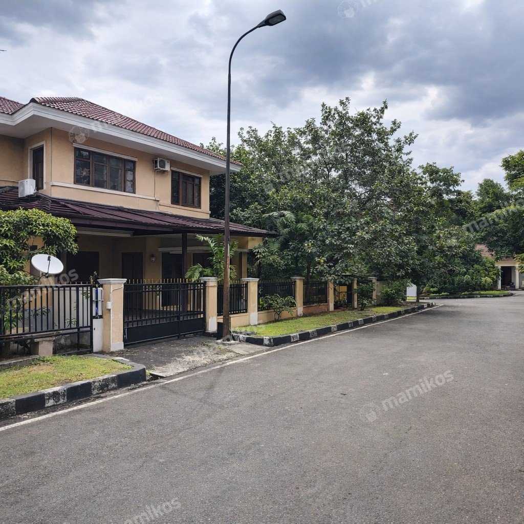 Rumah Sertifikat SHM 6 Kamar Tidur 4 Kamar Mandi Pulo Gadung Jakarta Timur - Photo 4