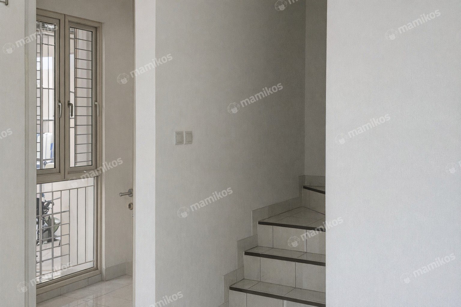 Rumah Sertifikat SHM 4 Kamar Tidur 2 Kamar Mandi Taman Palem Jakarta Barat