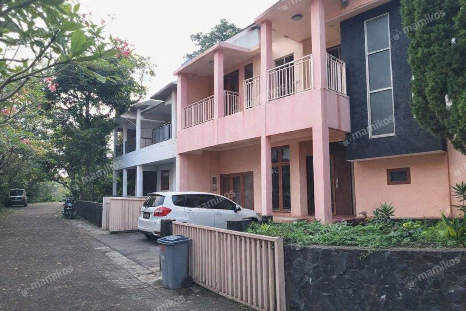 Rumah Sertifikat SHM 3 Kamar Tidur 3 Kamar Mandi Veteran Jakarta Selatan