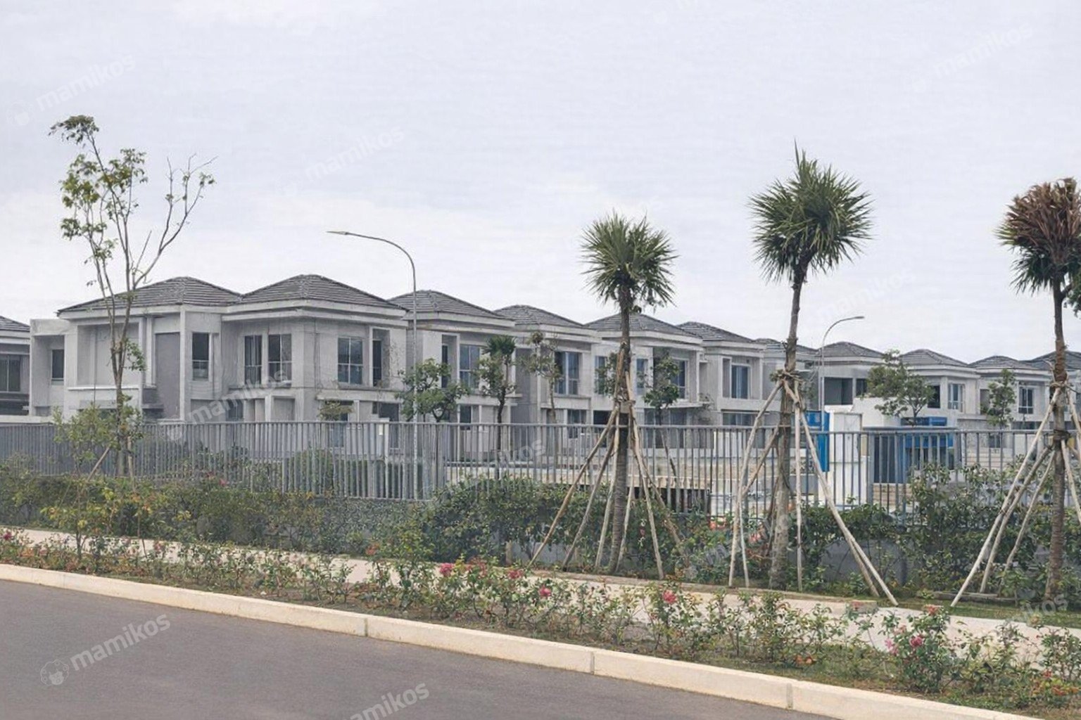 Rumah Sertifikat PPJB 3 Kamar Tidur 3 Kamar Mandi Pantai Indah Kapuk 2 Jakarta Utara - Photo 3