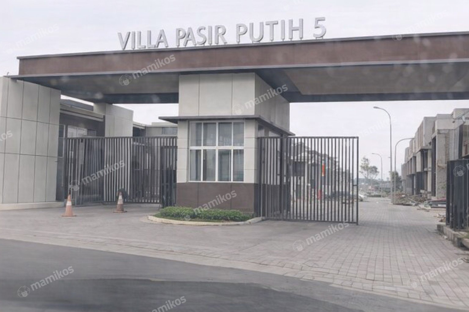 Rumah Sertifikat PPJB 3 Kamar Tidur 3 Kamar Mandi Pantai Indah Kapuk 2 Jakarta Utara - Photo 4