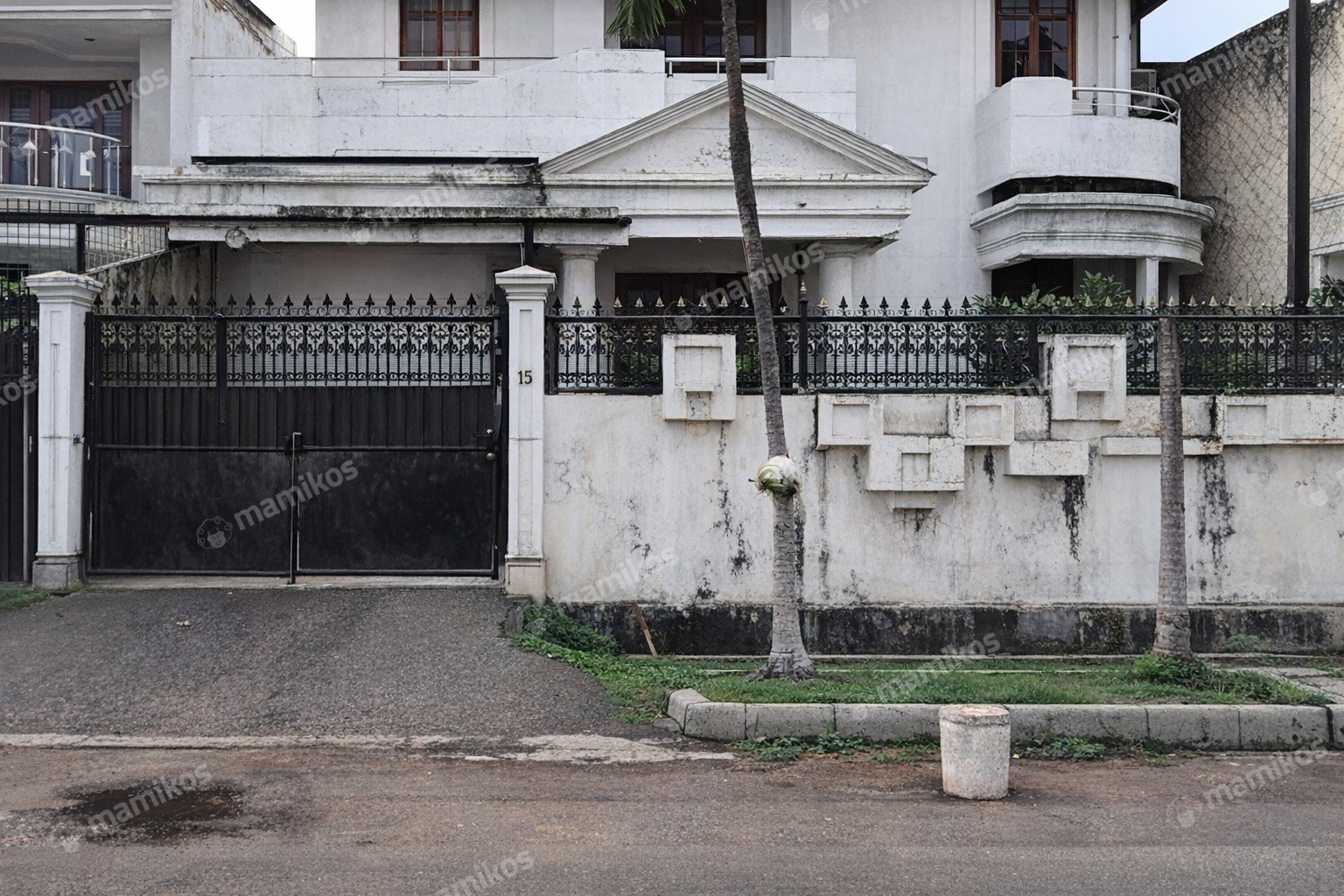 Rumah 5 Kamar Tidur 4 Kamar Mandi 2 Lantai Kedoya Jakarta Barat