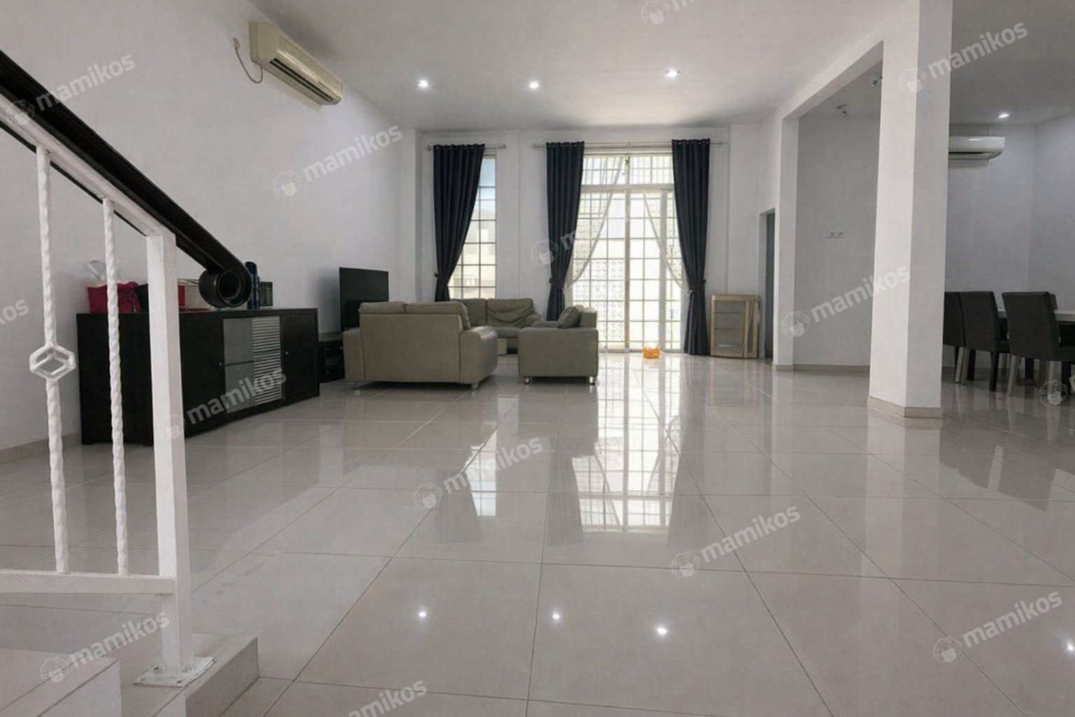 Rumah 4 Kamar Tidur 3 Kamar Mandi 2 Lantai Pantai Indah Kapuk Jakarta Utara