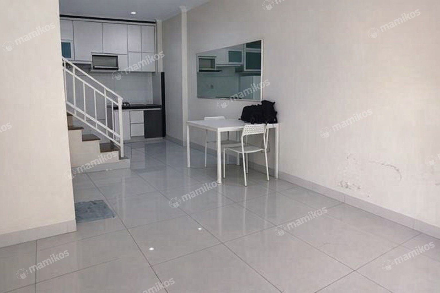 Rumah Sertifikat SHM 2 Kamar Tidur 2 Kamar Mandi Taman Palem Jakarta Barat