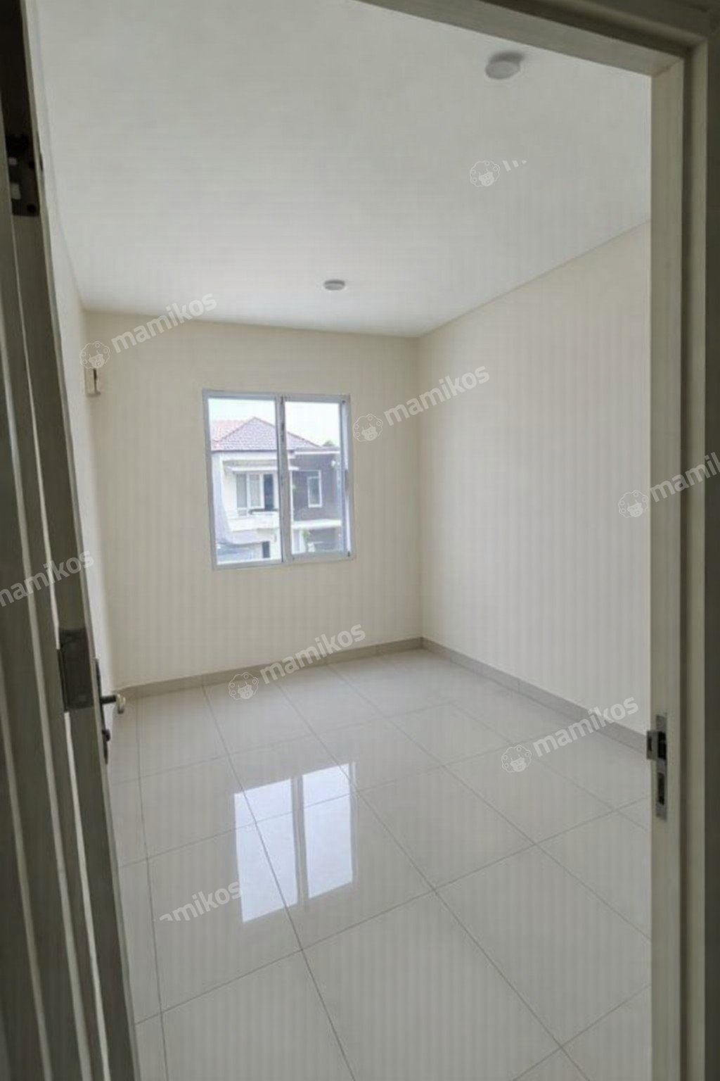 Rumah Sertifikat SHM 2 Kamar Tidur 3 Kamar Mandi Green Lake City Jakarta Barat - Photo 3