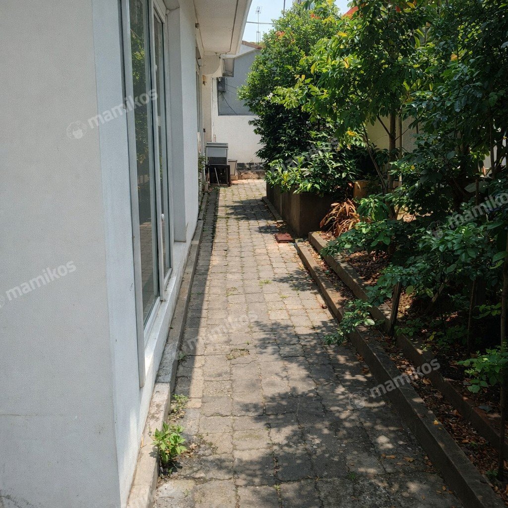 Rumah Sertifikat SHM 5 Kamar Tidur 3 Kamar Mandi Tanjung Duren Jakarta Barat - Photo 2
