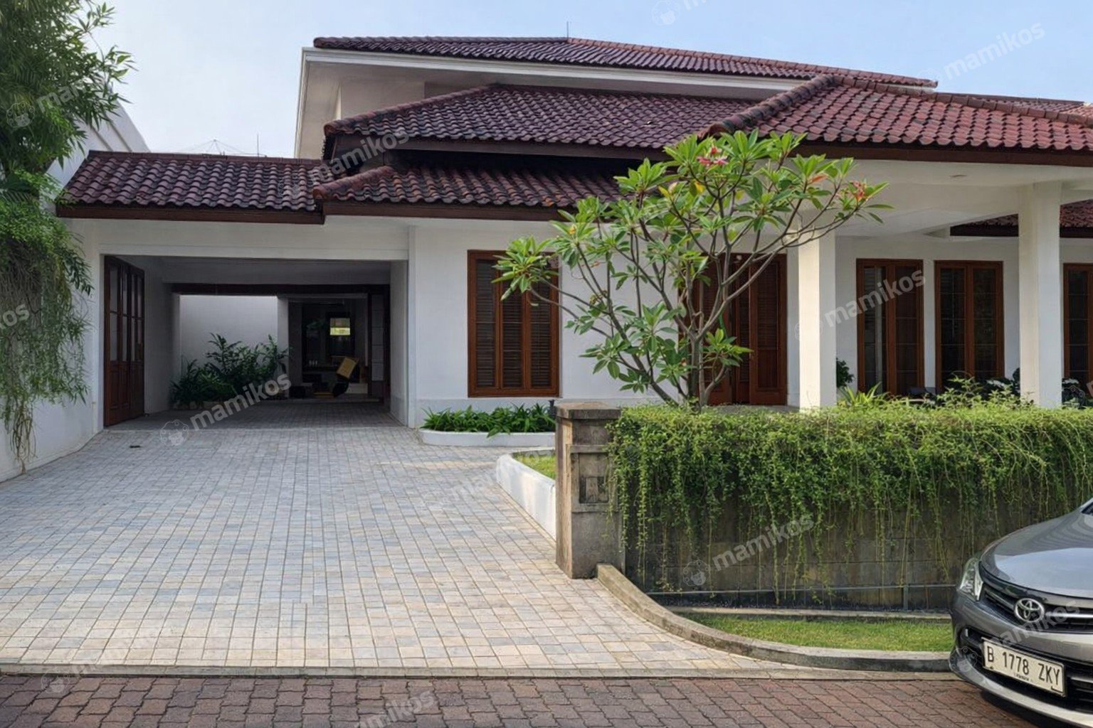 Rumah Sertifikat SHM 5 Kamar Tidur 4 Kamar Mandi Kemang Jakarta Selatan
