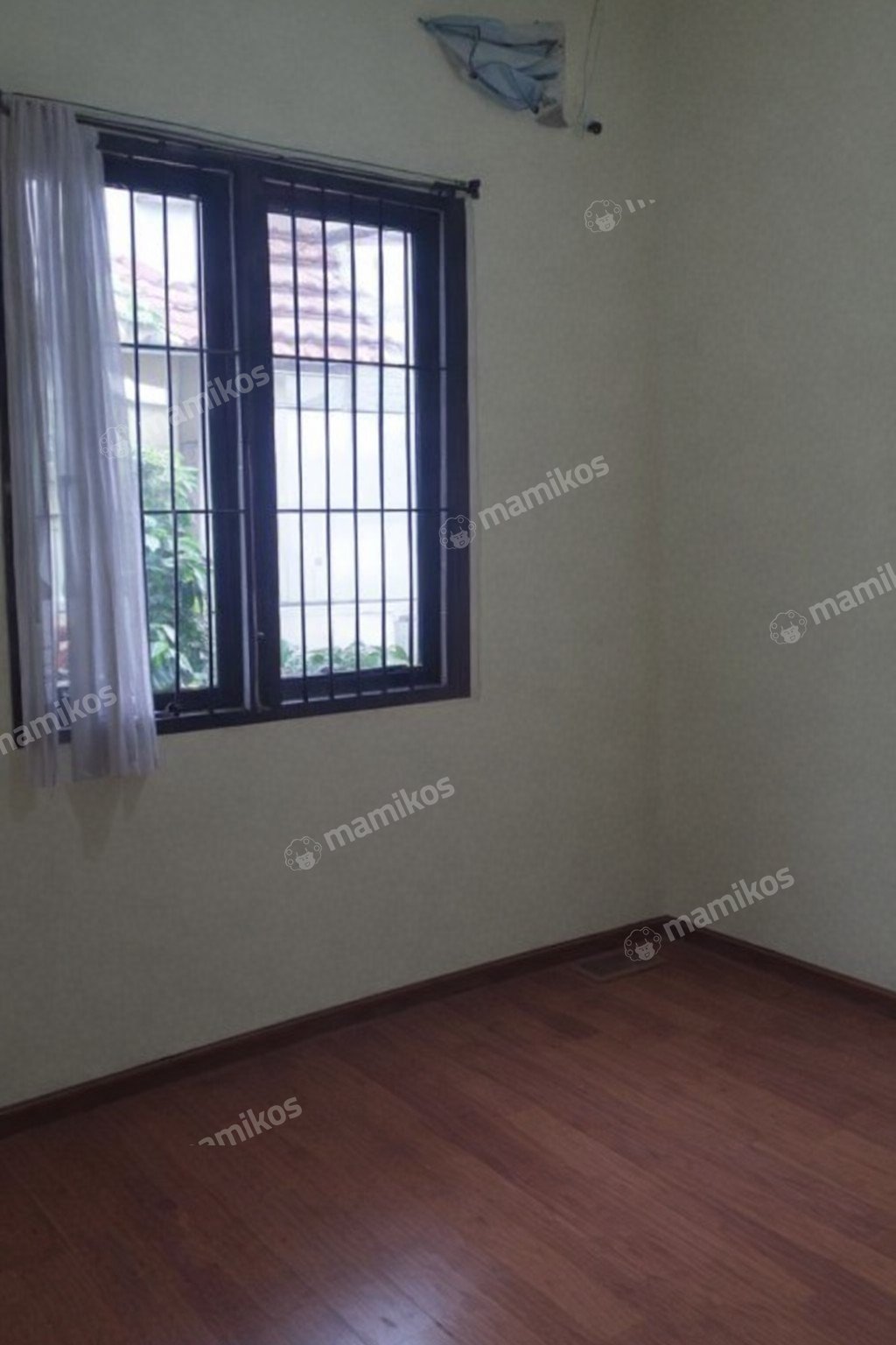 Rumah Sertifikat SHM 3 Kamar Tidur 3 Kamar Mandi Taman Surya Jakarta Barat - Photo 4