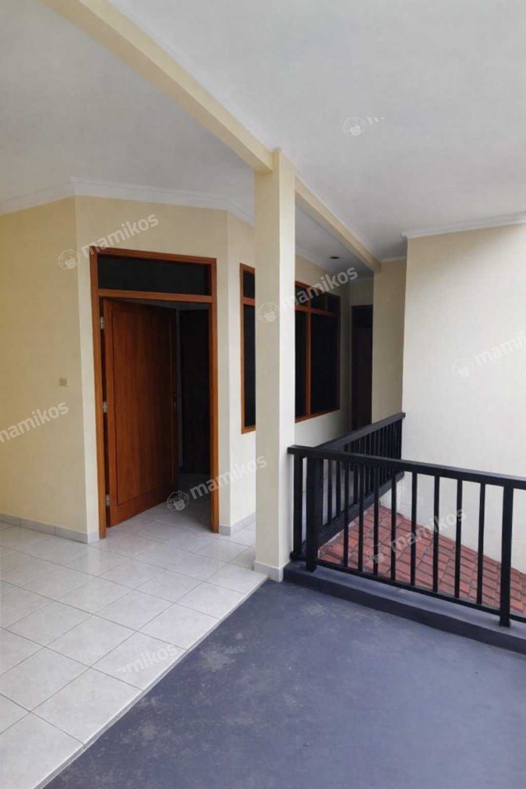 Rumah Sertifikat SHM 3 Kamar Tidur 3 Kamar Mandi Taman Surya Jakarta Barat - Photo 5