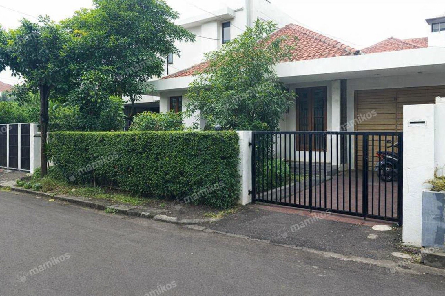 Rumah Sertifikat SHM 3 Kamar Tidur 2 Kamar Mandi Jatiwaringin Jakarta Timur - Photo 4