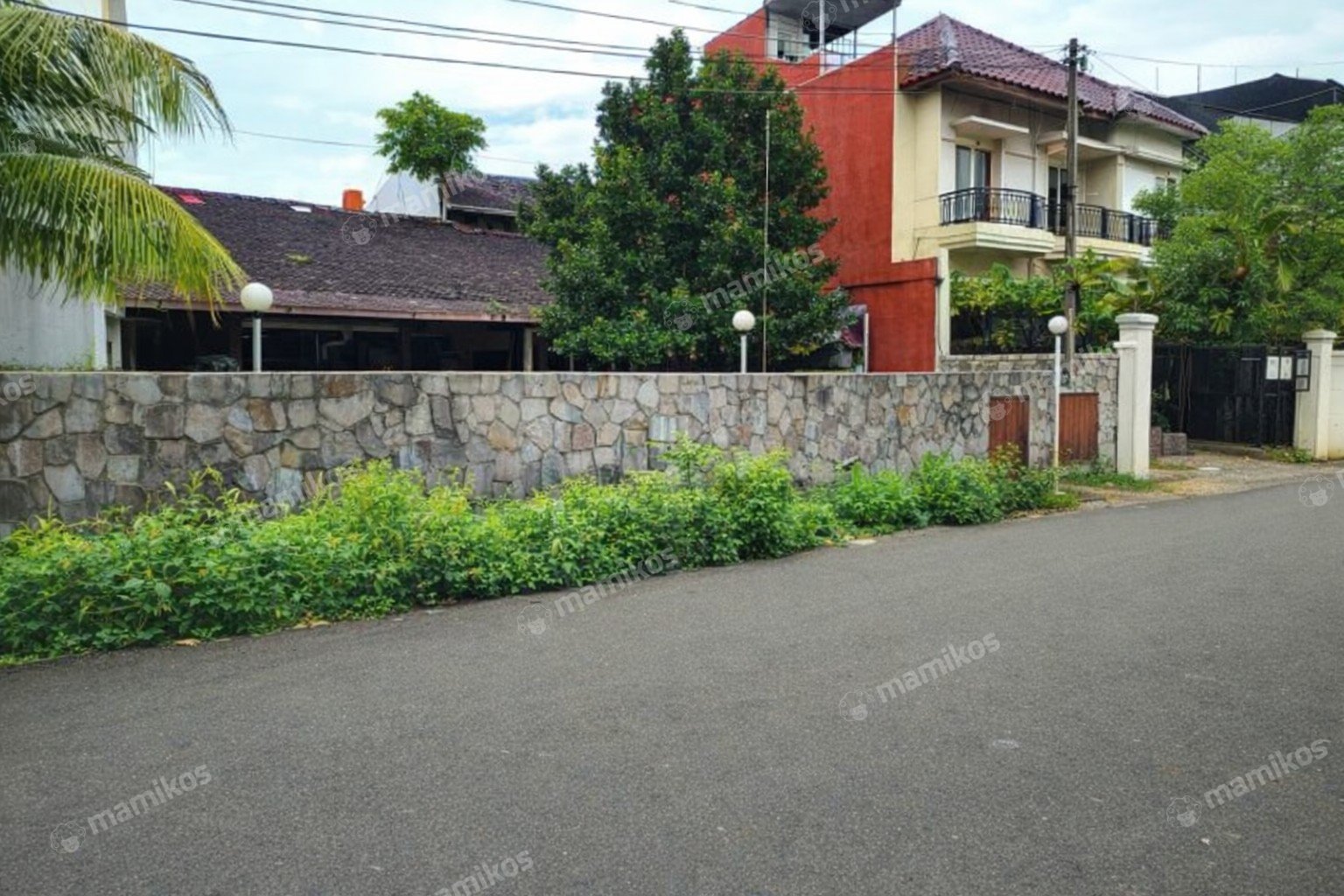 Rumah Sertifikat HGB 4 Kamar Tidur 4 Kamar Mandi S Parman Jakarta Barat
