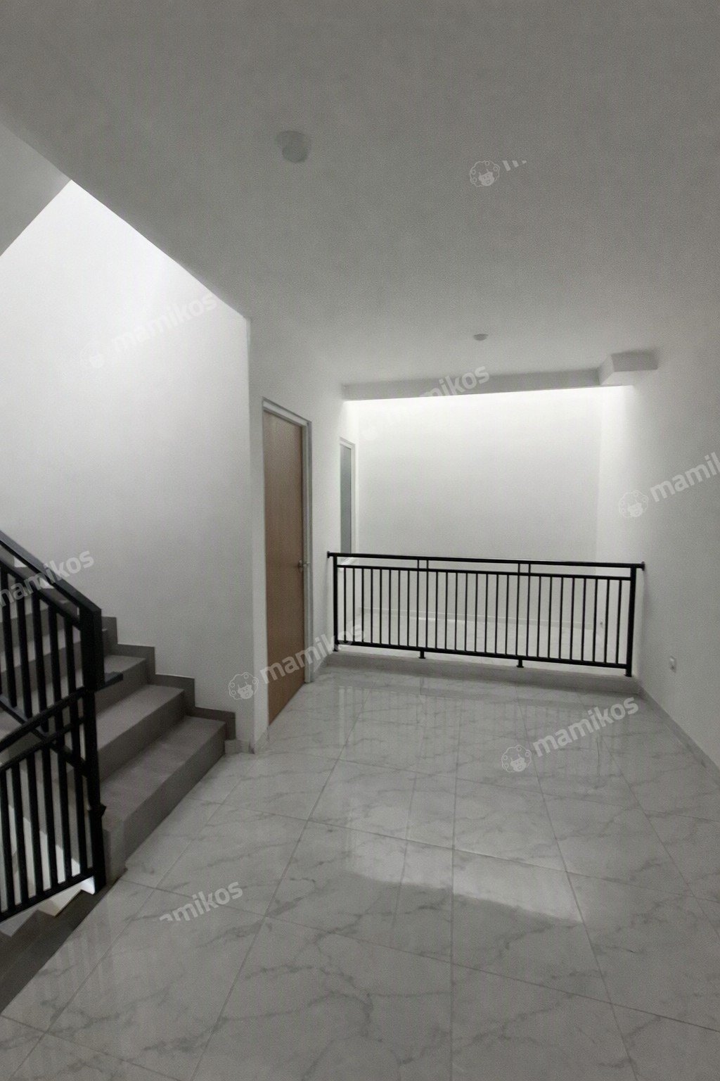 Rumah 5 Kamar Tidur 3 Kamar Mandi 3 Lantai Kelapa Gading Jakarta Utara - Photo 3