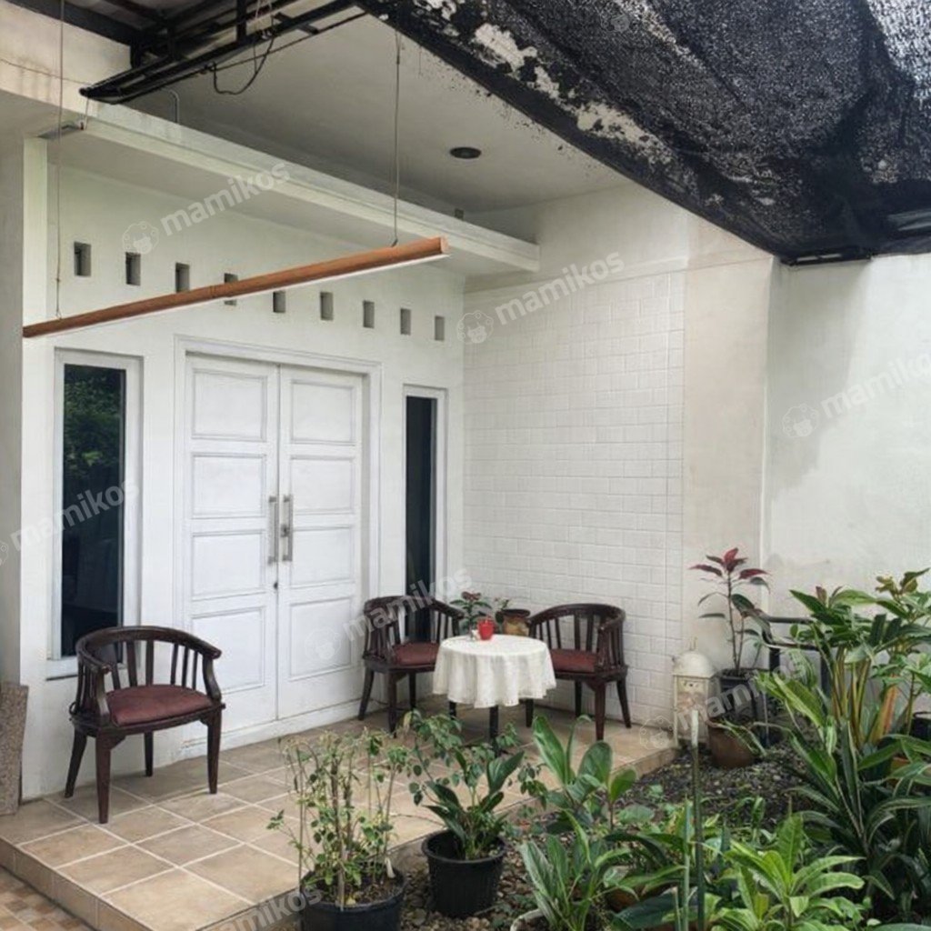 Rumah Sertifikat SHM 4 Kamar Tidur 5 Kamar Mandi Joglo Jakarta Barat - Photo 4