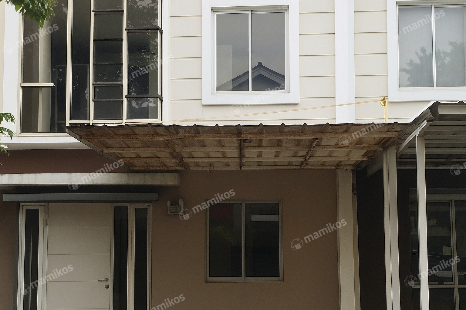 Rumah Sertifikat SHM 4 Kamar Tidur 3 Kamar Mandi Green Lake City Jakarta Barat