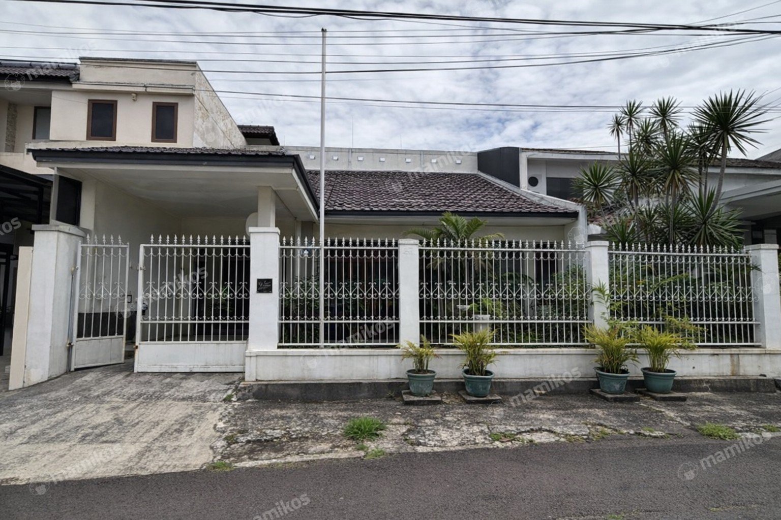 Rumah Sertifikat SHM 4 Kamar Tidur 2 Kamar Mandi Bintaro Jakarta Selatan