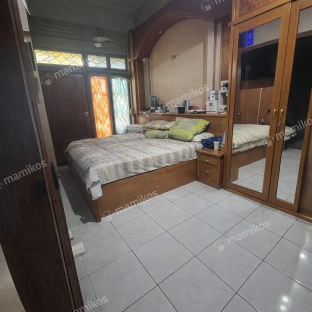 Rumah Sertifikat SHM 4 Kamar Tidur 2 Kamar Mandi Taman Ratu Jakarta Barat - Photo 2