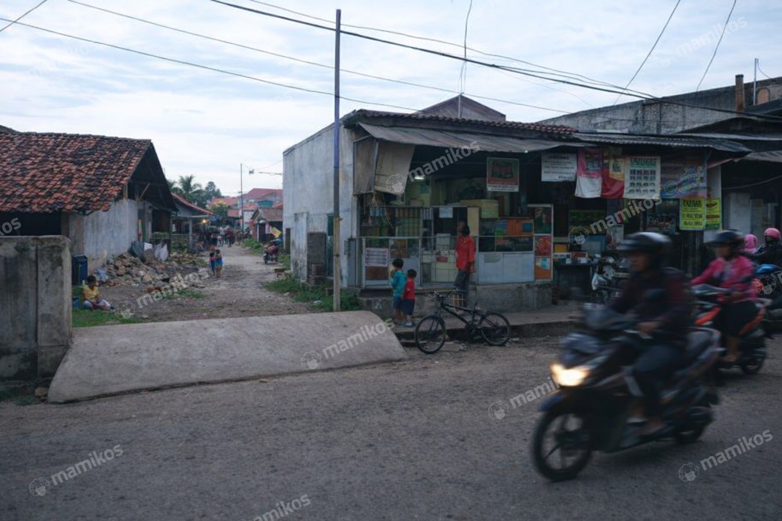 Rumah Sertifikat SHM 40 Kamar Tidur 40 Kamar Mandi Cengkareng Jakarta Barat - Photo 4