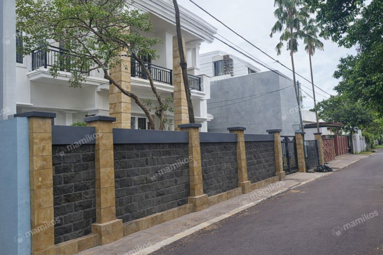 Rumah Sertifikat SHM 4 Kamar Tidur 4 Kamar Mandi Lebak Bulus Jakarta Selatan - Photo 2