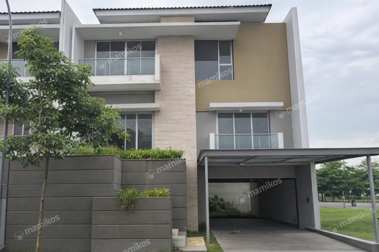 Rumah Sertifikat PPJB 4 Kamar Tidur 4 Kamar Mandi Golf Island Jakarta Utara