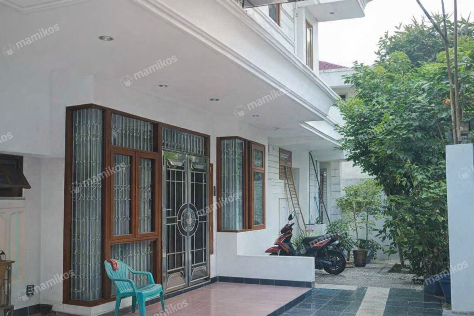 Rumah Sertifikat SHM 6 Kamar Tidur 5 Kamar Mandi Jelambar Jakarta Barat