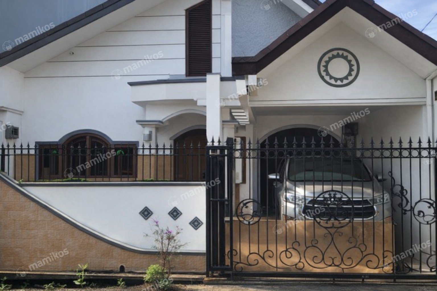 Rumah 4 Kamar Tidur 3 Kamar Mandi 2 Lantai Meruya Jakarta Barat