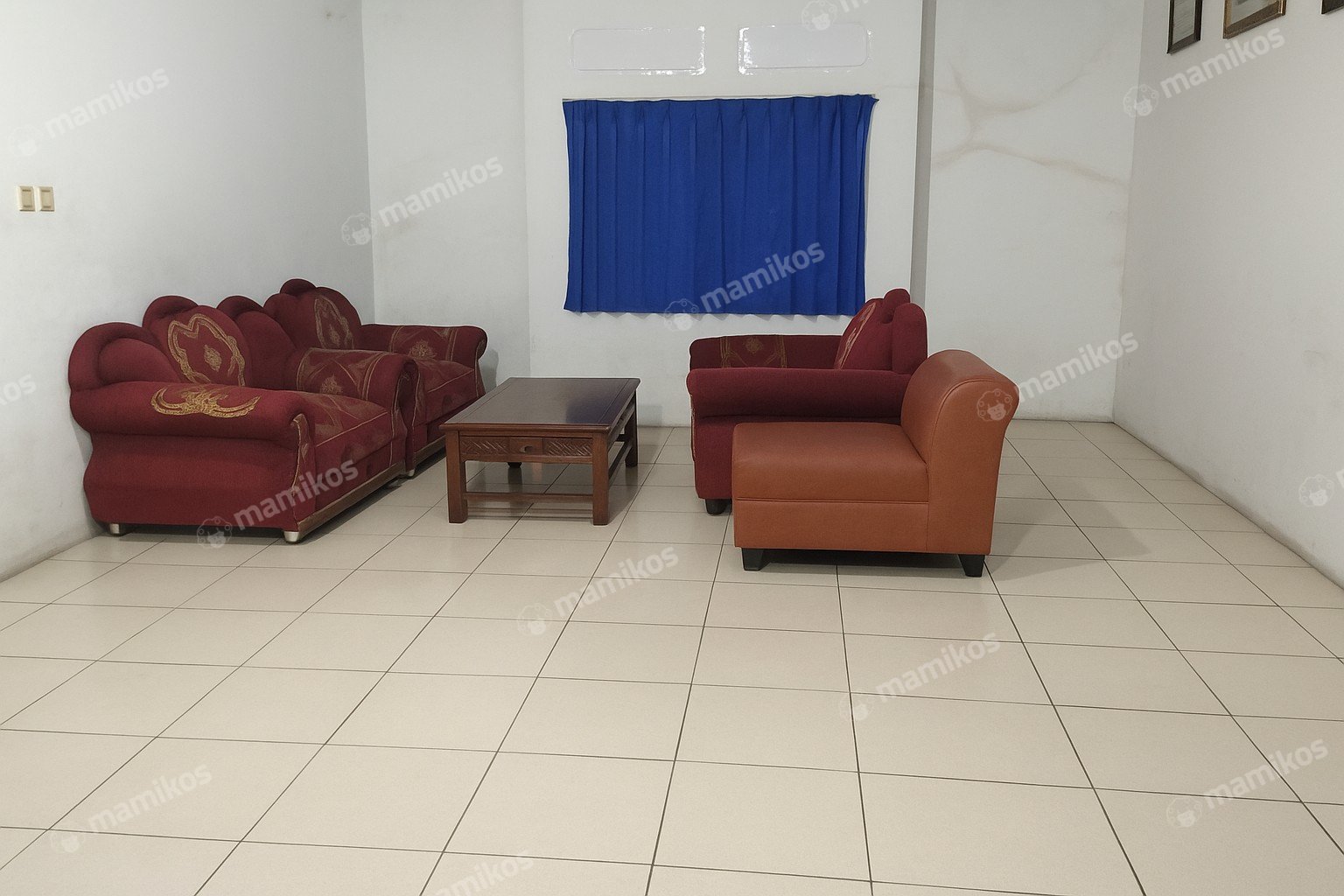 Rumah Sertifikat SHM 7 Kamar Tidur 4 Kamar Mandi Cipayung Jakarta Timur