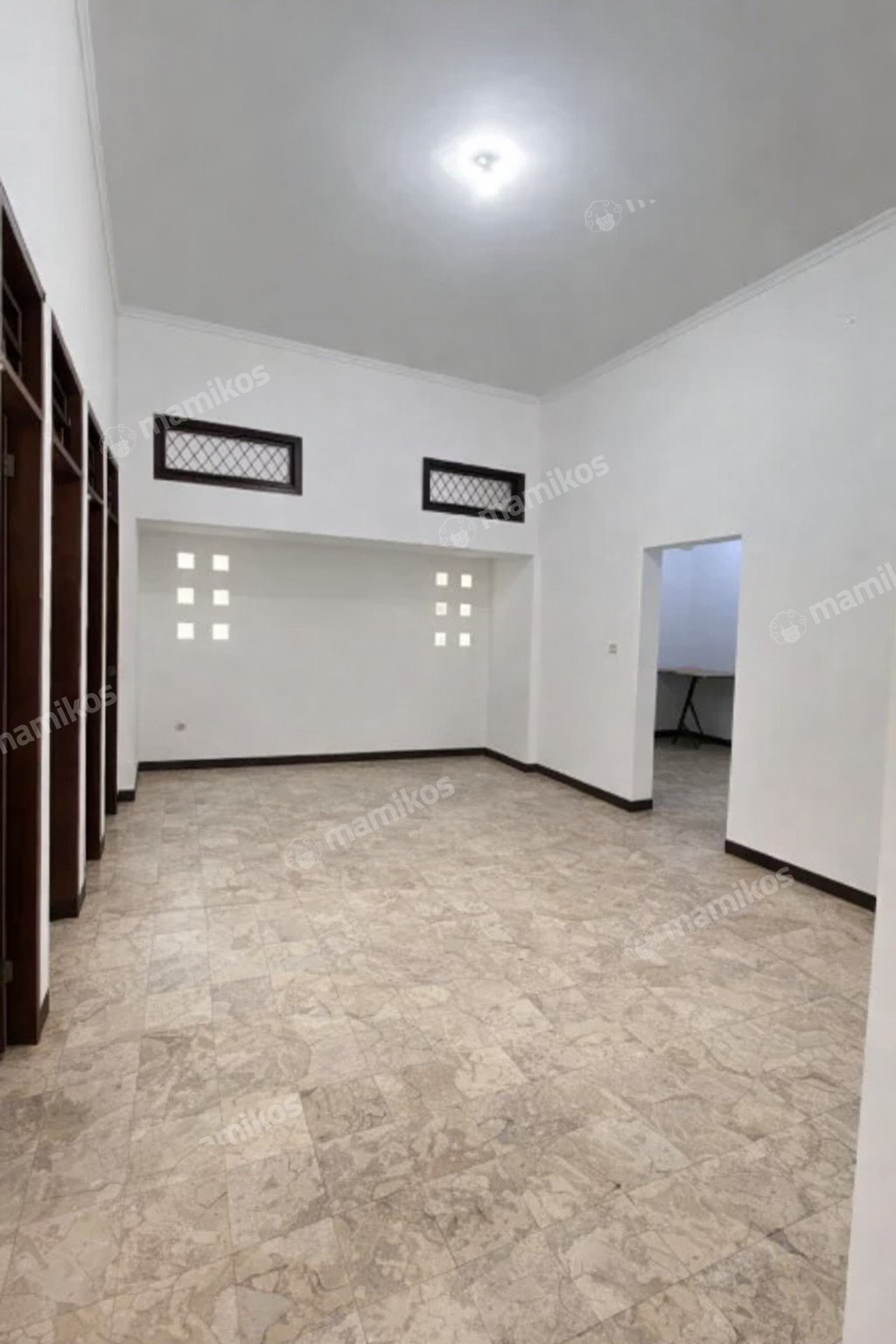 Rumah Sertifikat SHM 4 Kamar Tidur 3 Kamar Mandi Kebon Jeruk Jakarta Barat - Photo 2