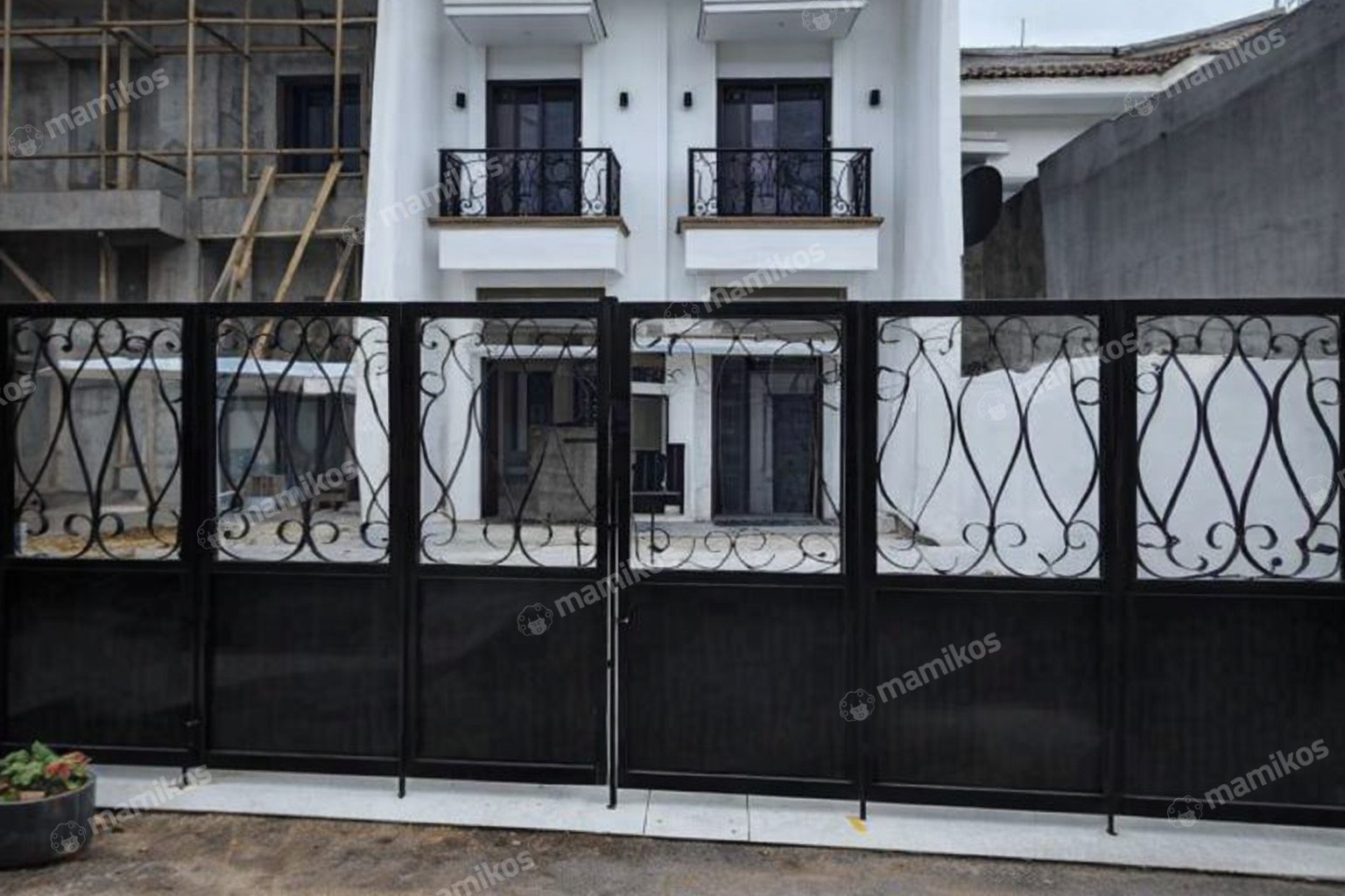 Rumah Sertifikat SHM 4 Kamar Tidur 4 Kamar Mandi Duren Sawit Jakarta Timur