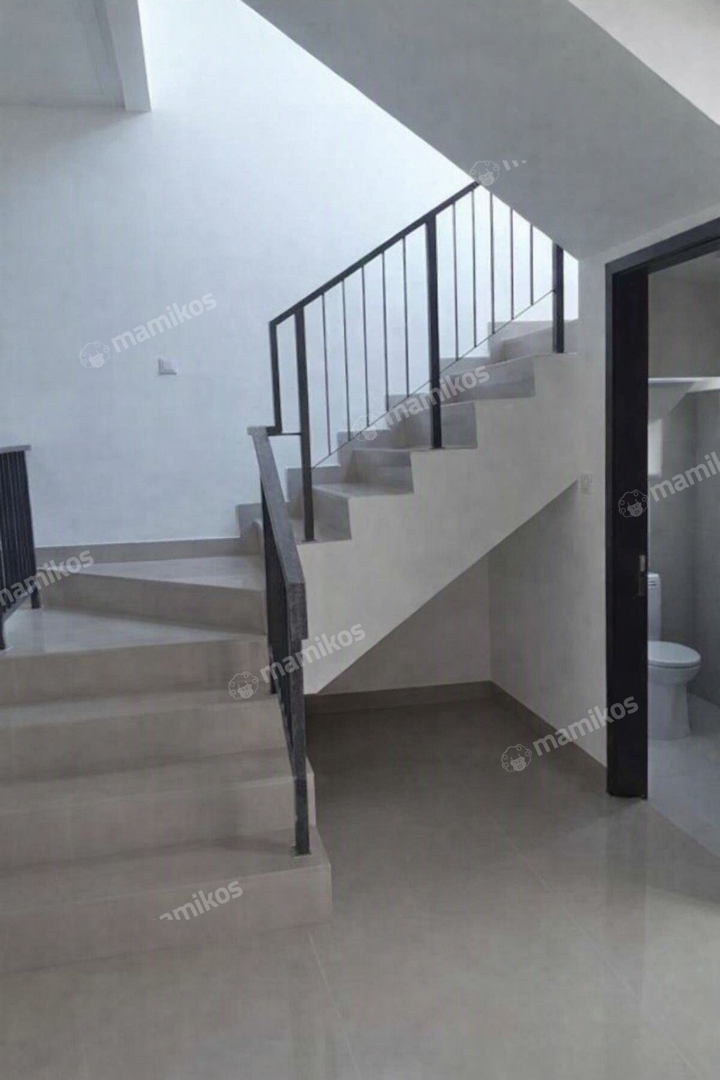 Rumah Sertifikat SHM 3 Kamar Tidur 3 Kamar Mandi Pantai Indah Kapuk 2 Jakarta Utara - Photo 4