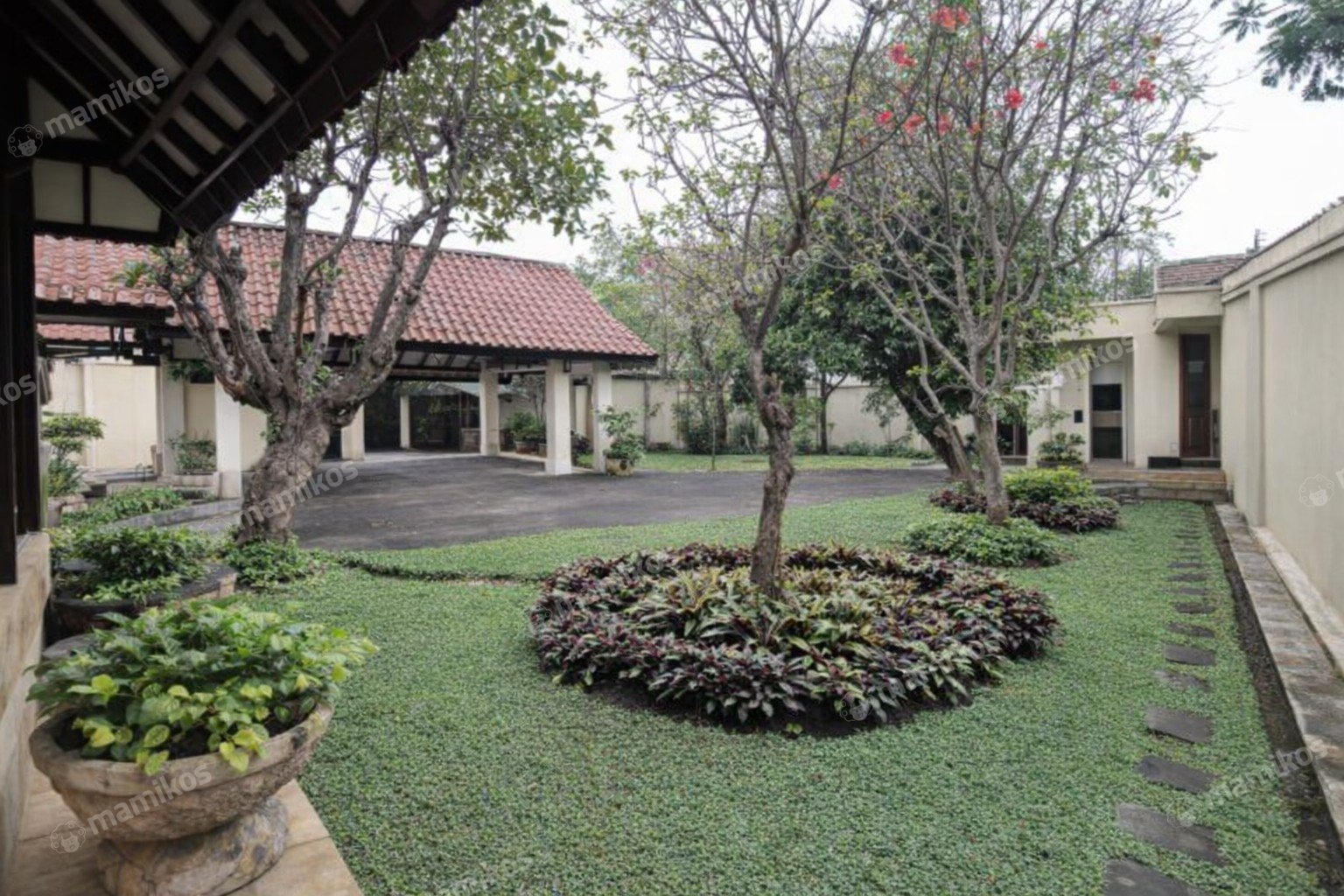 Rumah Sertifikat SHM 9 Kamar Tidur 6 Kamar Mandi Bambu Apus Jakarta Timur - Photo 2