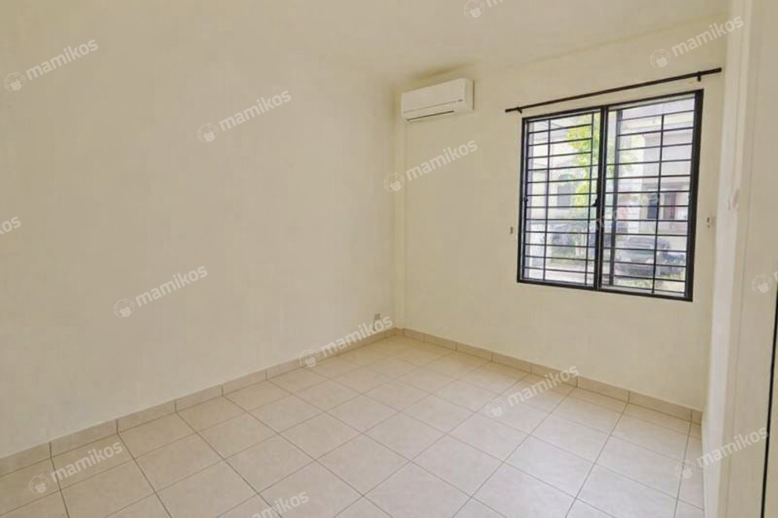 Rumah Sertifikat SHM 3 Kamar Tidur 2 Kamar Mandi Kota Wisata Jakarta Timur - Photo 2