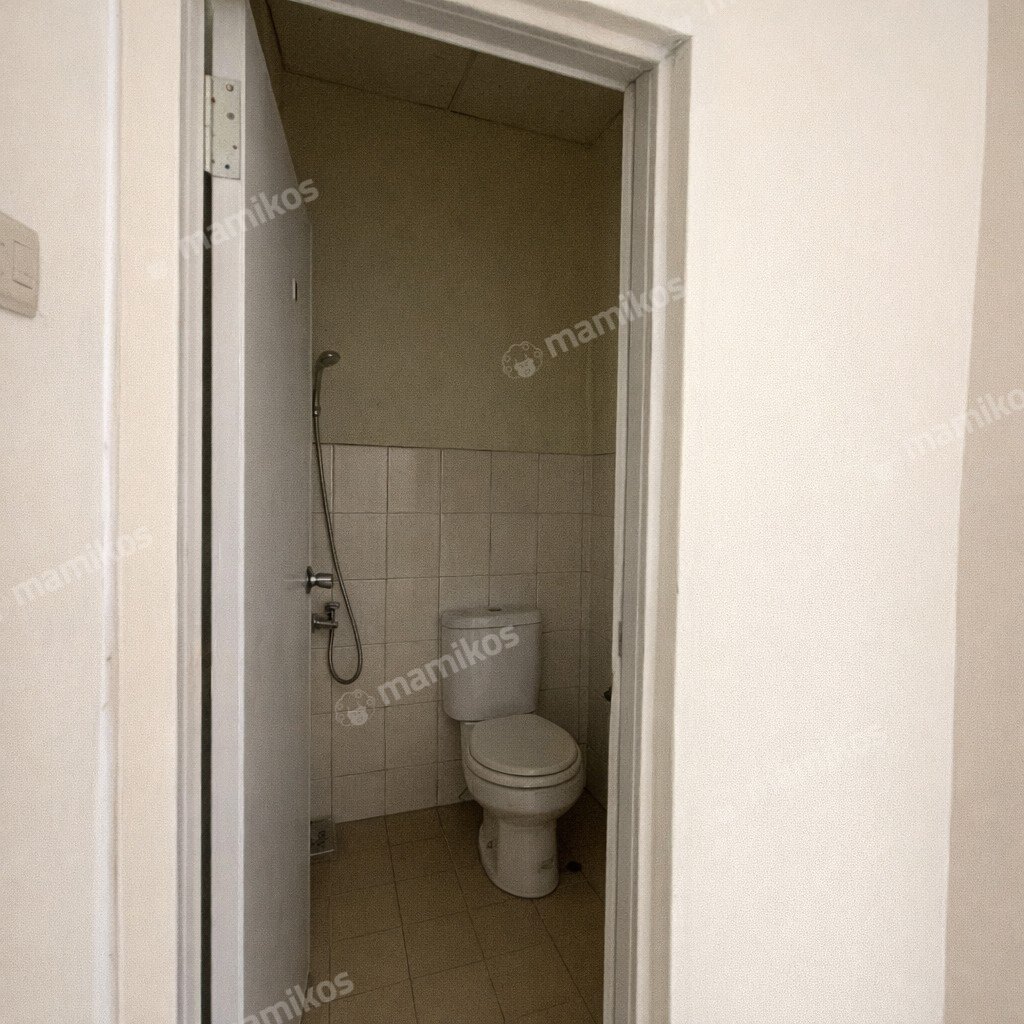 Rumah Sertifikat SHM 3 Kamar Tidur 2 Kamar Mandi Kota Wisata Jakarta Timur - Photo 3