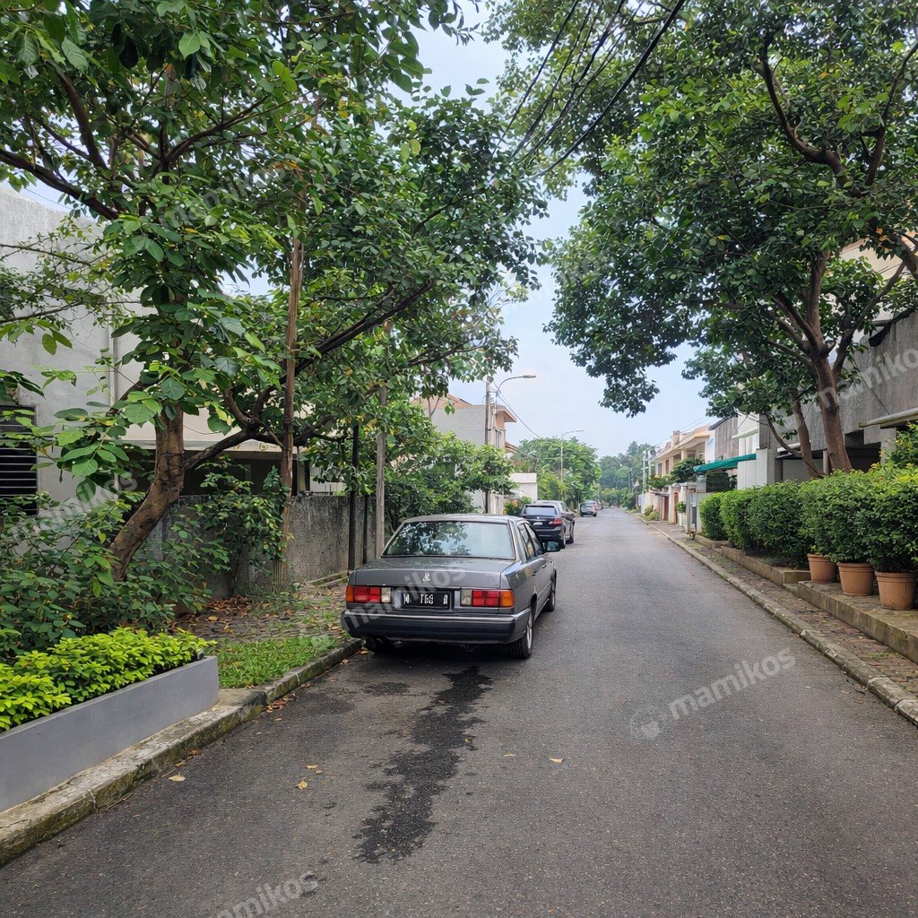 Rumah Sertifikat SHM 3 Kamar Tidur 2 Kamar Mandi Pondok Indah Jakarta Selatan - Photo 2