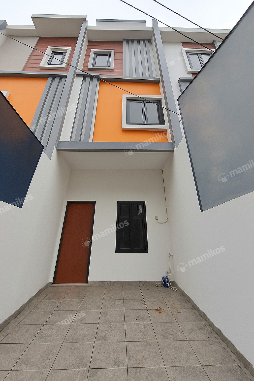 Rumah Sertifikat SHM 3 Kamar Tidur 3 Kamar Mandi Tanjung Duren Jakarta Barat - Photo 5